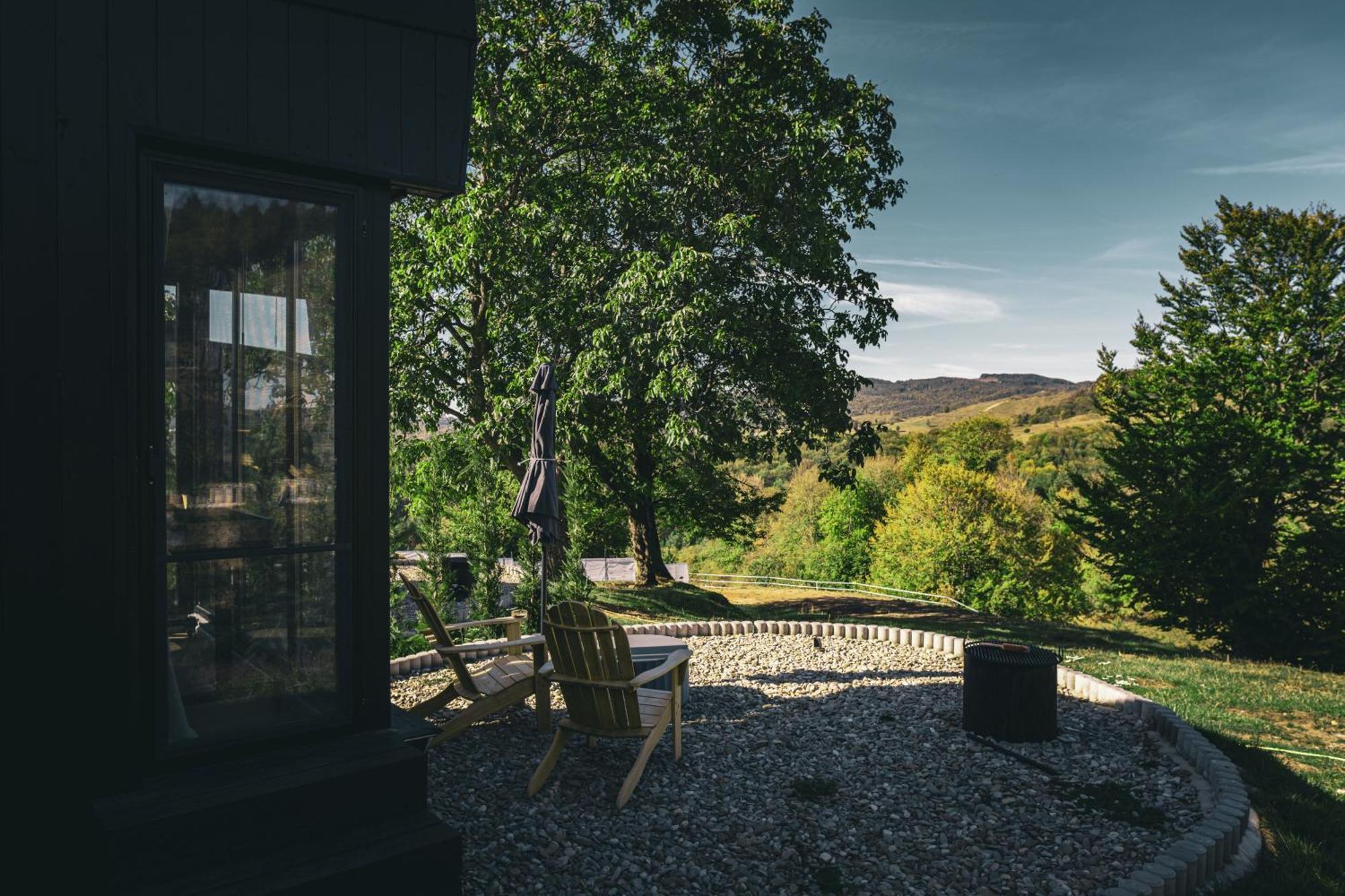 Moon Valley Comarnic Exterior photo